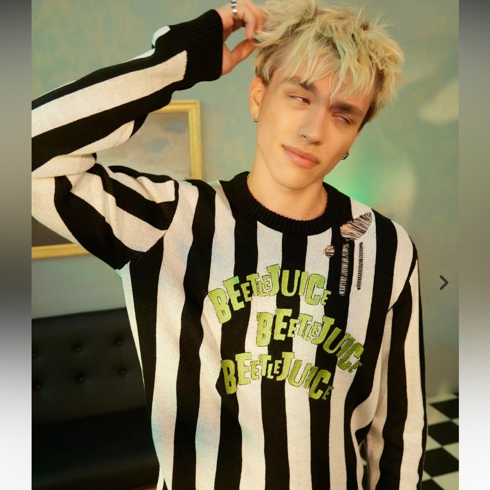 Beetlejuice Beetlejuice Black & White Stripe Destructed Sweater NWT medium